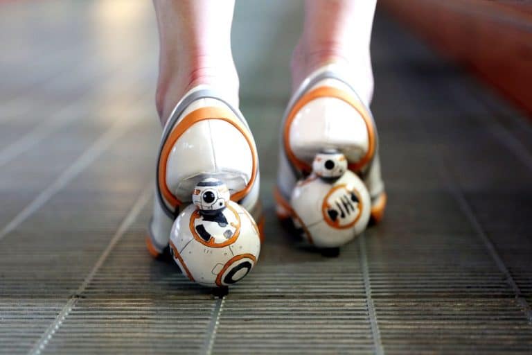 Chaussures à talons BB8 : des accessoires dédiés aux férues de Star Wars