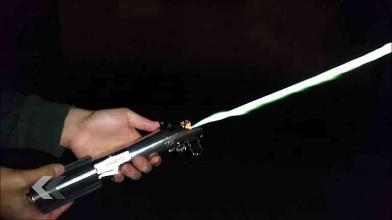 Star Wars : Allen a confectionné un sabre laser opérationnel