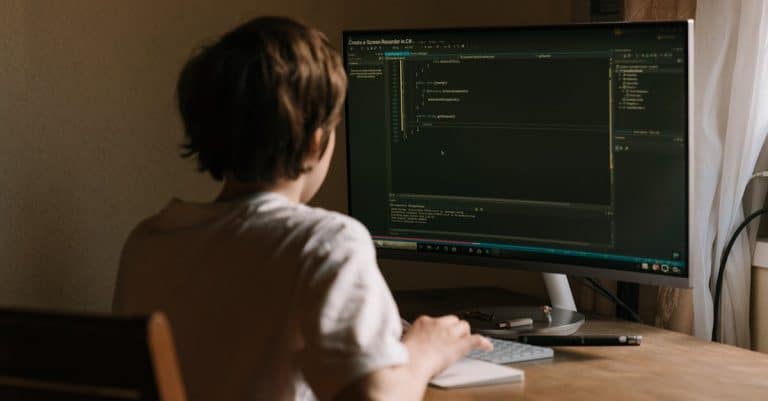 Pourquoi les geeks sont-ils aussi passionnés par les séries cultes ?
