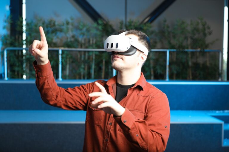 Pourquoi les geeks sont-ils tant attirés par la création de mondes virtuels et les jeux massivement multijoueurs en ligne ?