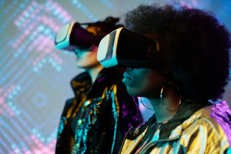 Comment la communauté des geeks envisage-t-elle l&rsquo;avenir de l&rsquo;expérience utilisateur et des mondes virtuels ?
