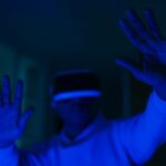 La culture geek : comment influence-t-elle les environnements immersifs, les mondes virtuels évolutifs et la convergence multimédia ?