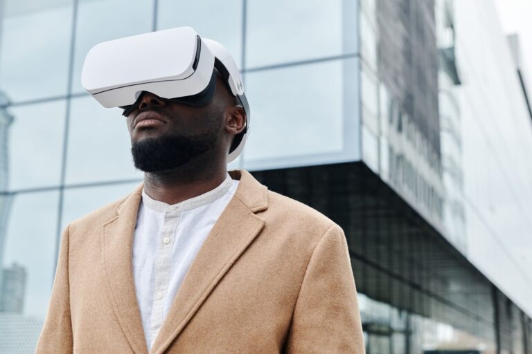 Pourquoi les geeks sont-ils passionnés par la réalité augmentée, les mondes numériques collaboratifs et la simulation avancée ?