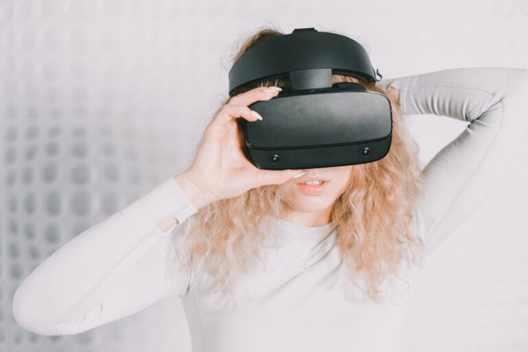 Pourquoi les geeks sont-ils passionnés par les mondes virtuels évolutifs et les environnements immersifs d&rsquo;apprentissage ?
